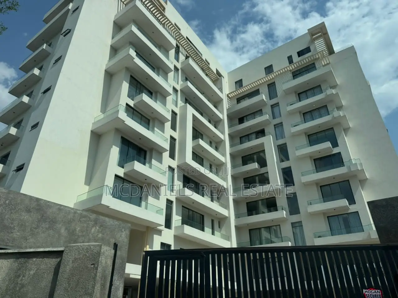 Furnished 3bdrm Apartment in Banana Island for sale