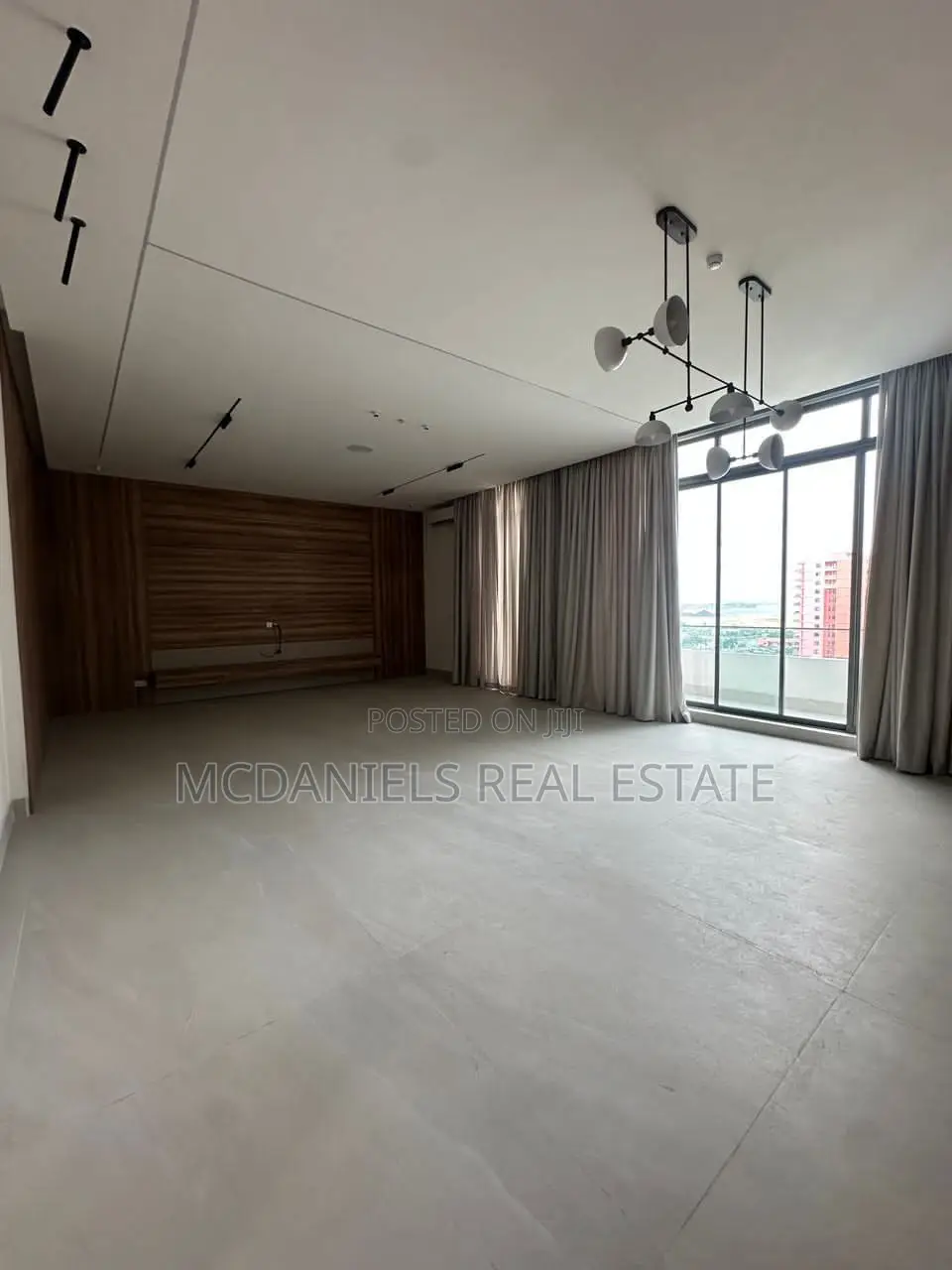 Furnished 3bdrm Apartment in Banana Island for sale