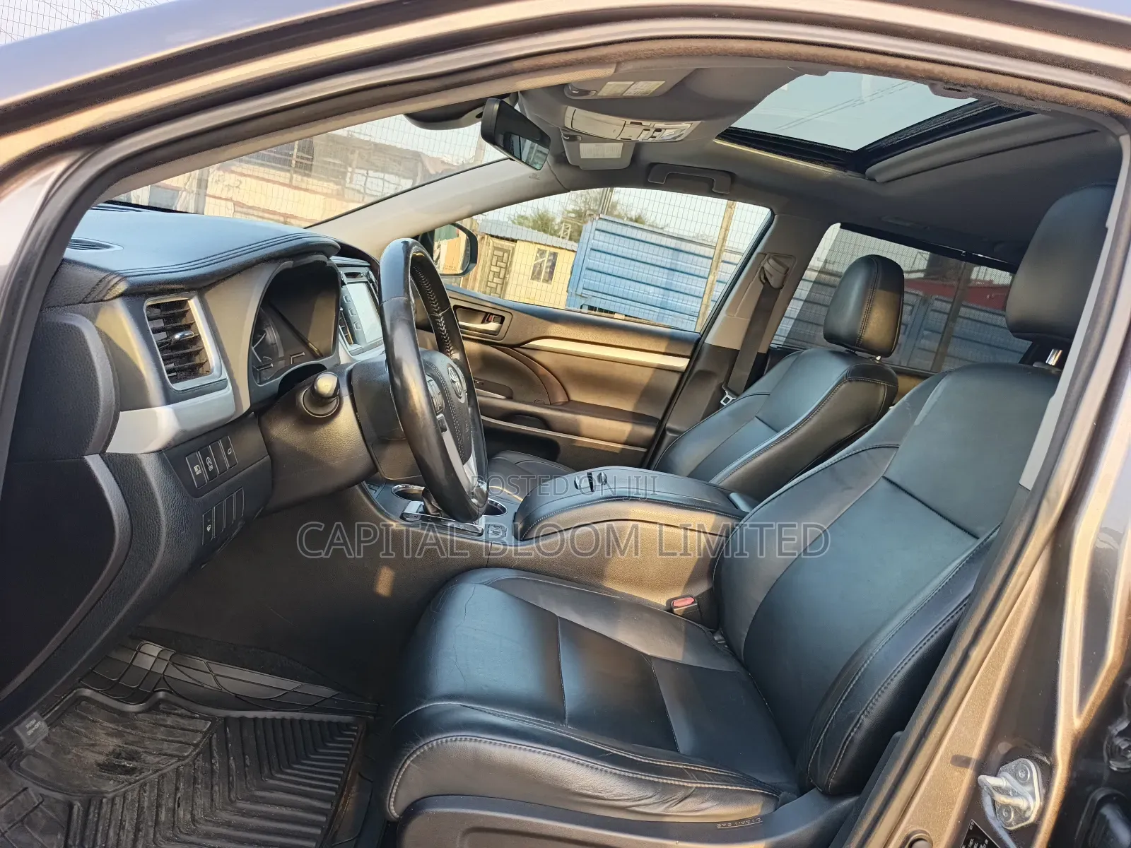 Toyota Highlander XLE 4x4 V6 (3.5L 6cyl 8A) 2018 Brown