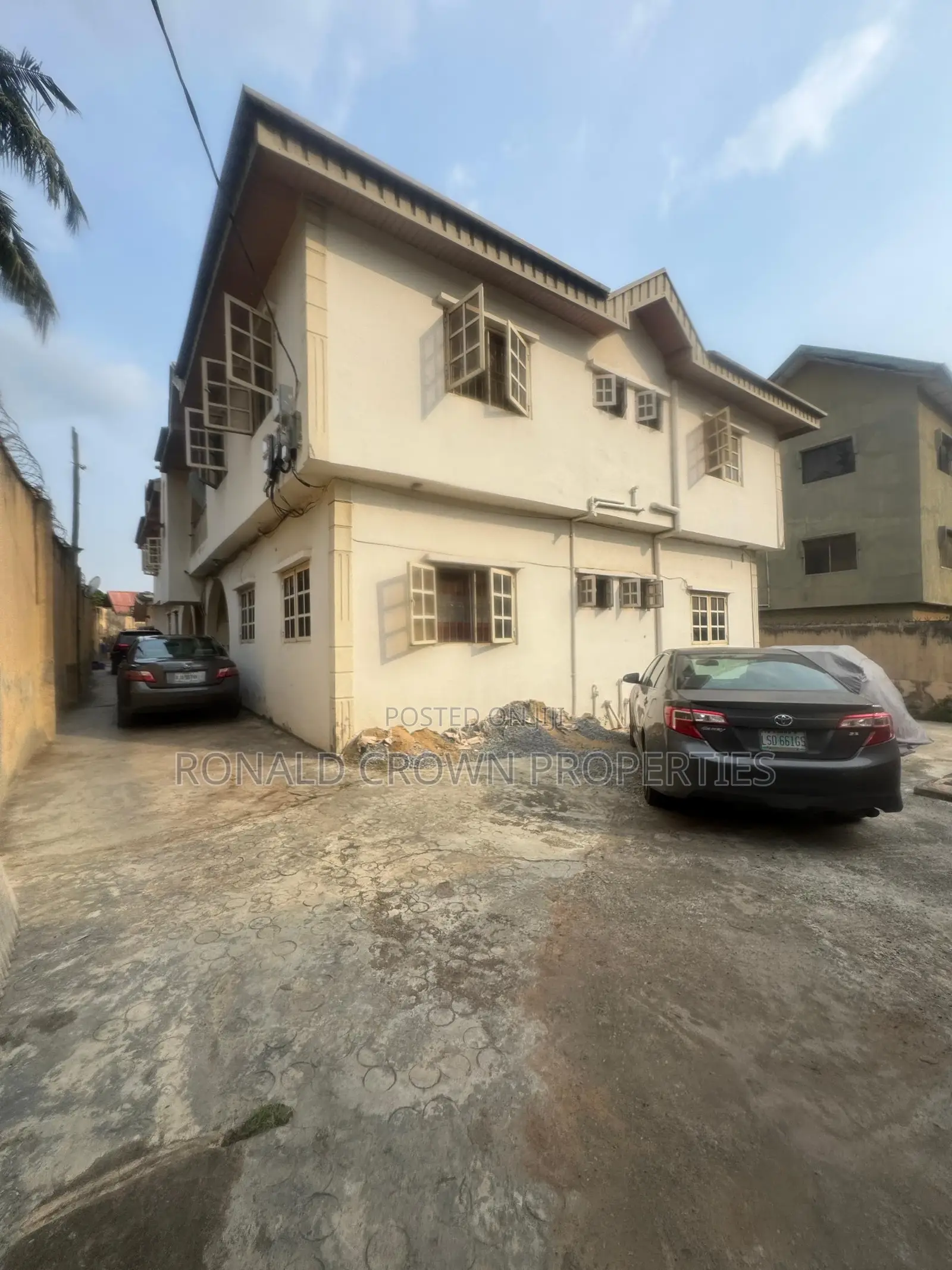 Land Measuring 680sqm With Block of 4 Flats for Sale at Magodo Gra