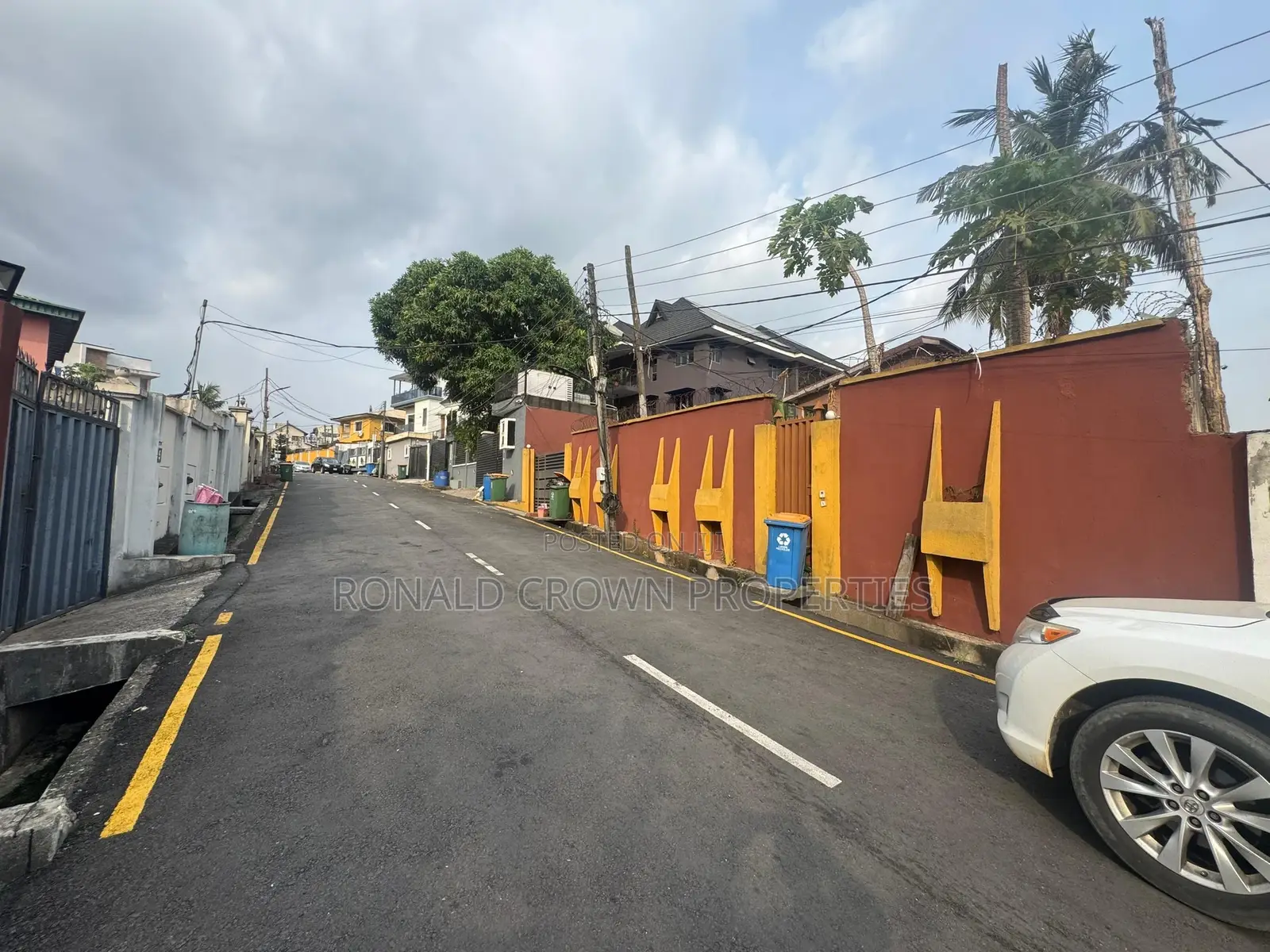 Land Measuring 680sqm With Block of 4 Flats for Sale at Magodo Gra