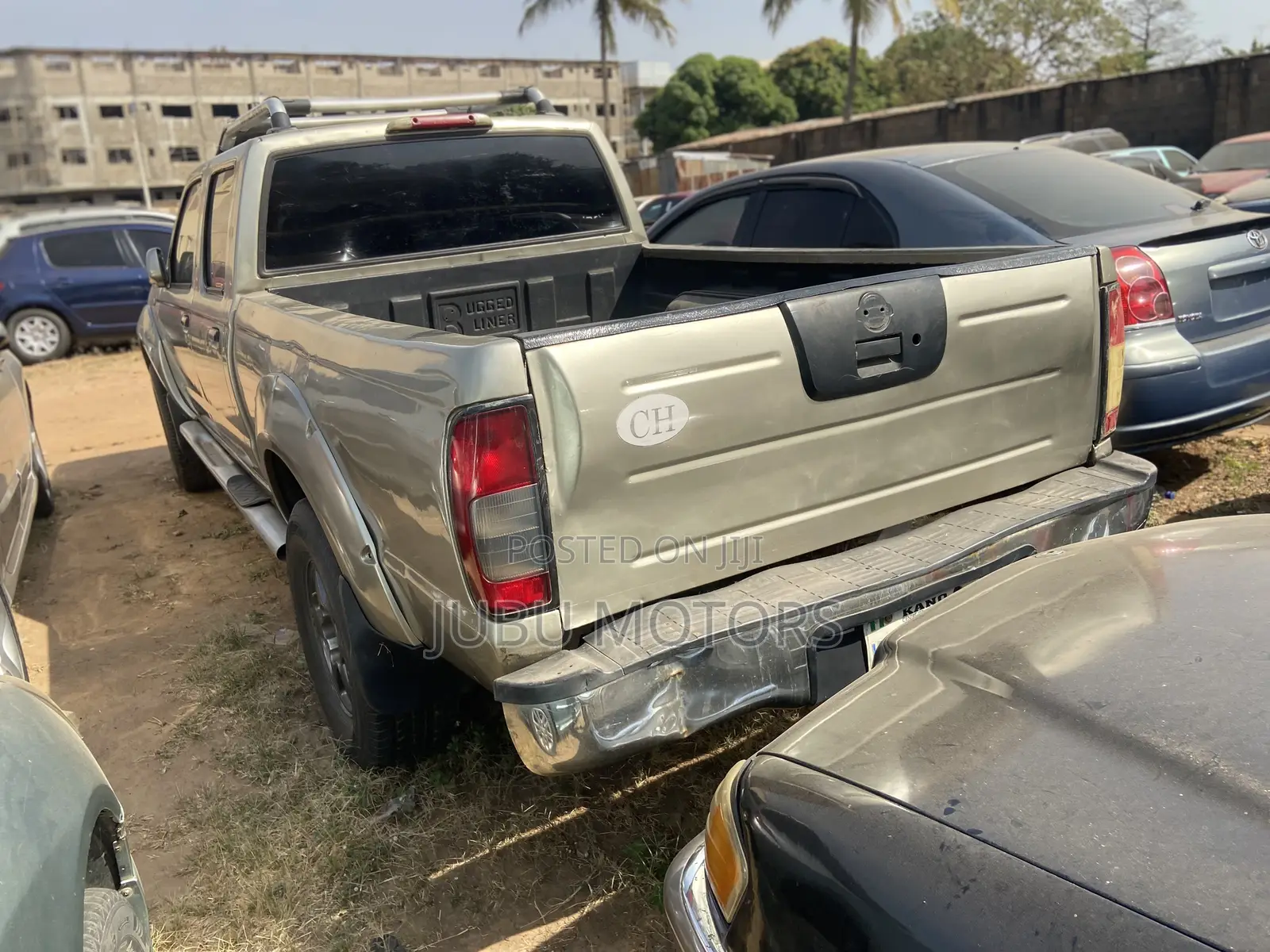 Nissan Frontier SC-V6 4x2 King Cab 116.1 in. WB 2002 Gray