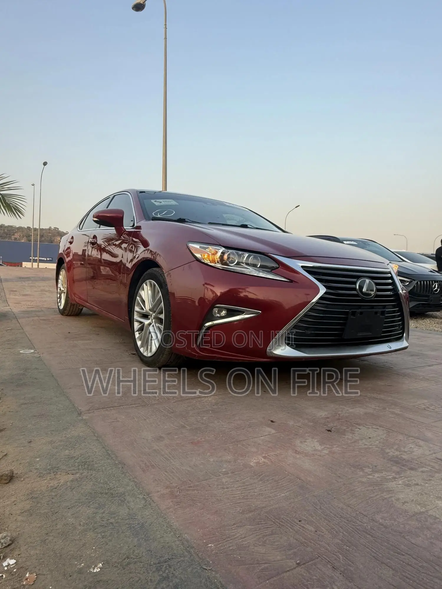 Lexus ES 250 2016 Red