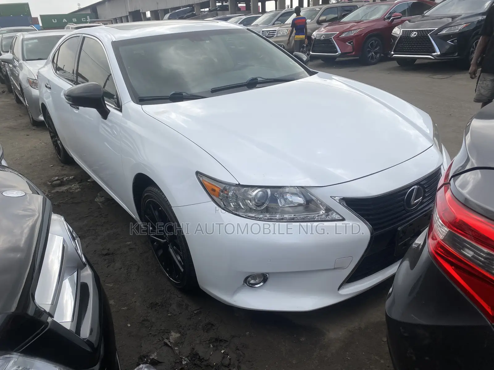 Lexus ES 350 FWD 2014 White