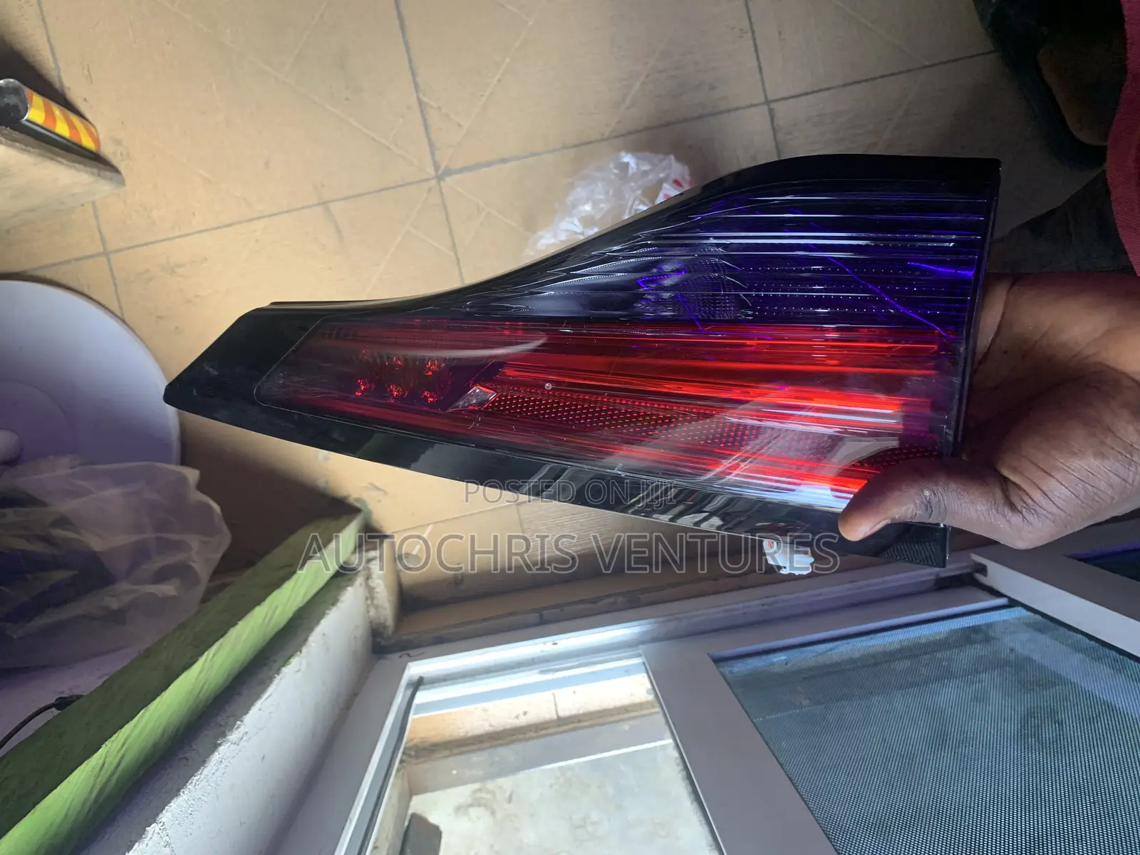 Booth Light Sienna 2021/2025