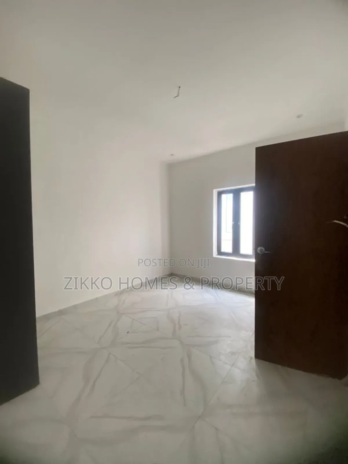 4bdrm Townhouse/Terrace in Ikota Gra, Lekki for sale