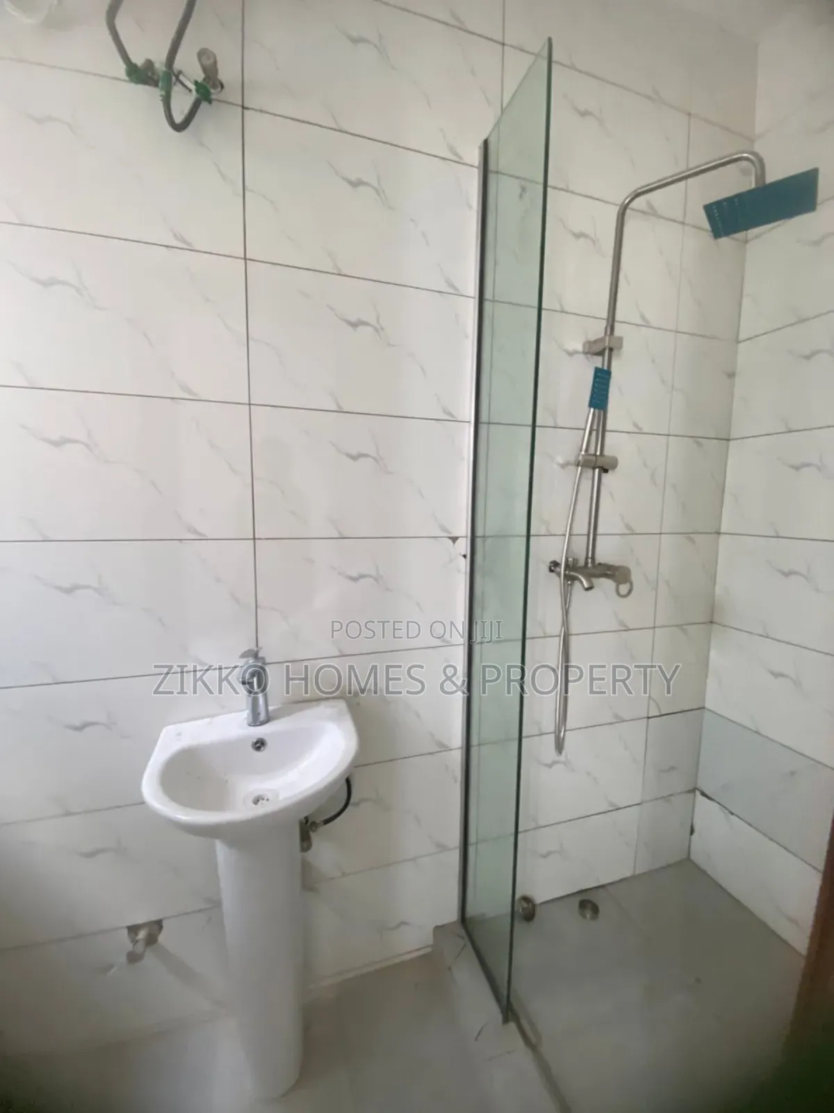 4bdrm Townhouse/Terrace in Ikota Gra, Lekki for sale