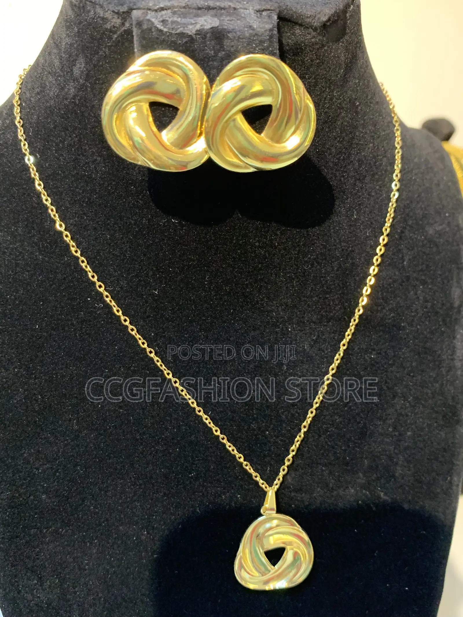 Fashion Necklace Set