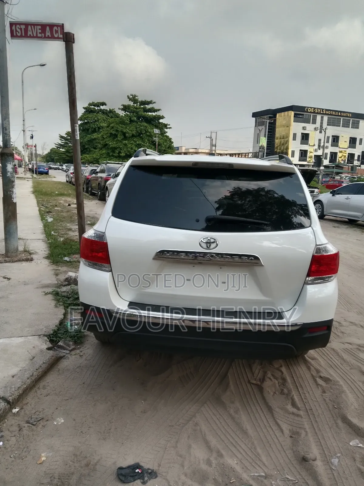 Toyota Highlander Limited 2011 White