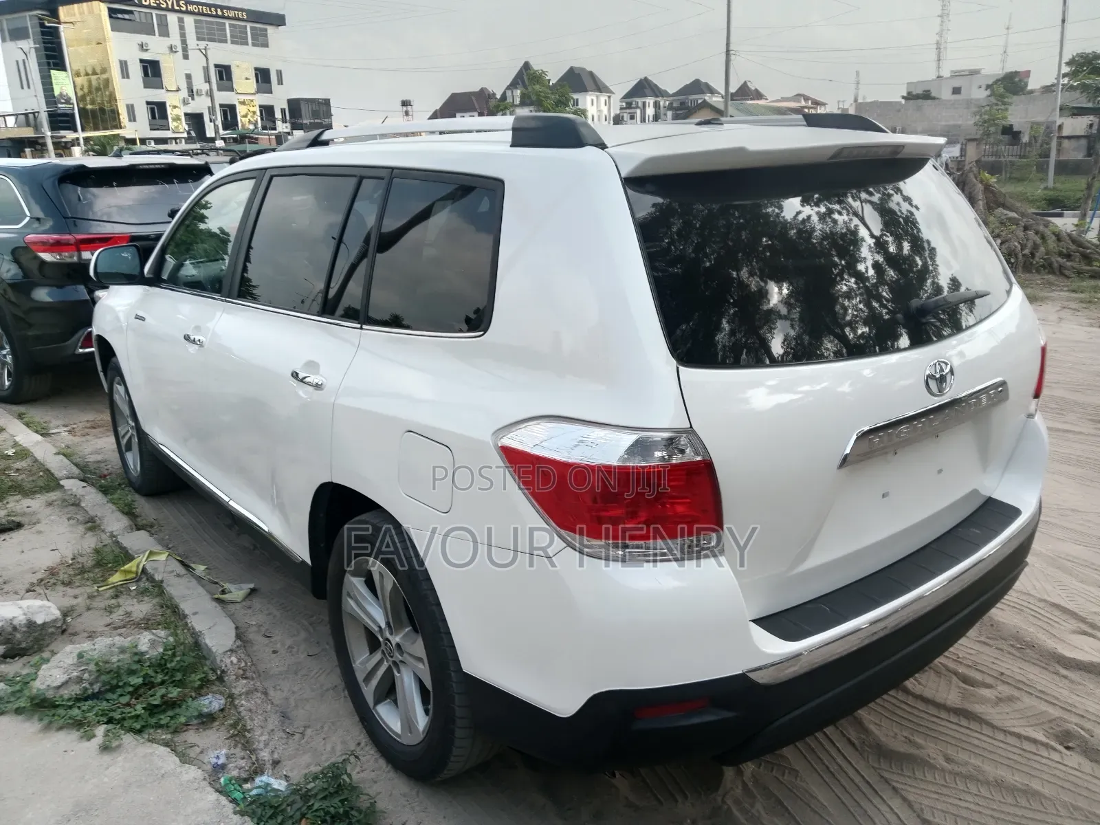 Toyota Highlander Limited 2011 White