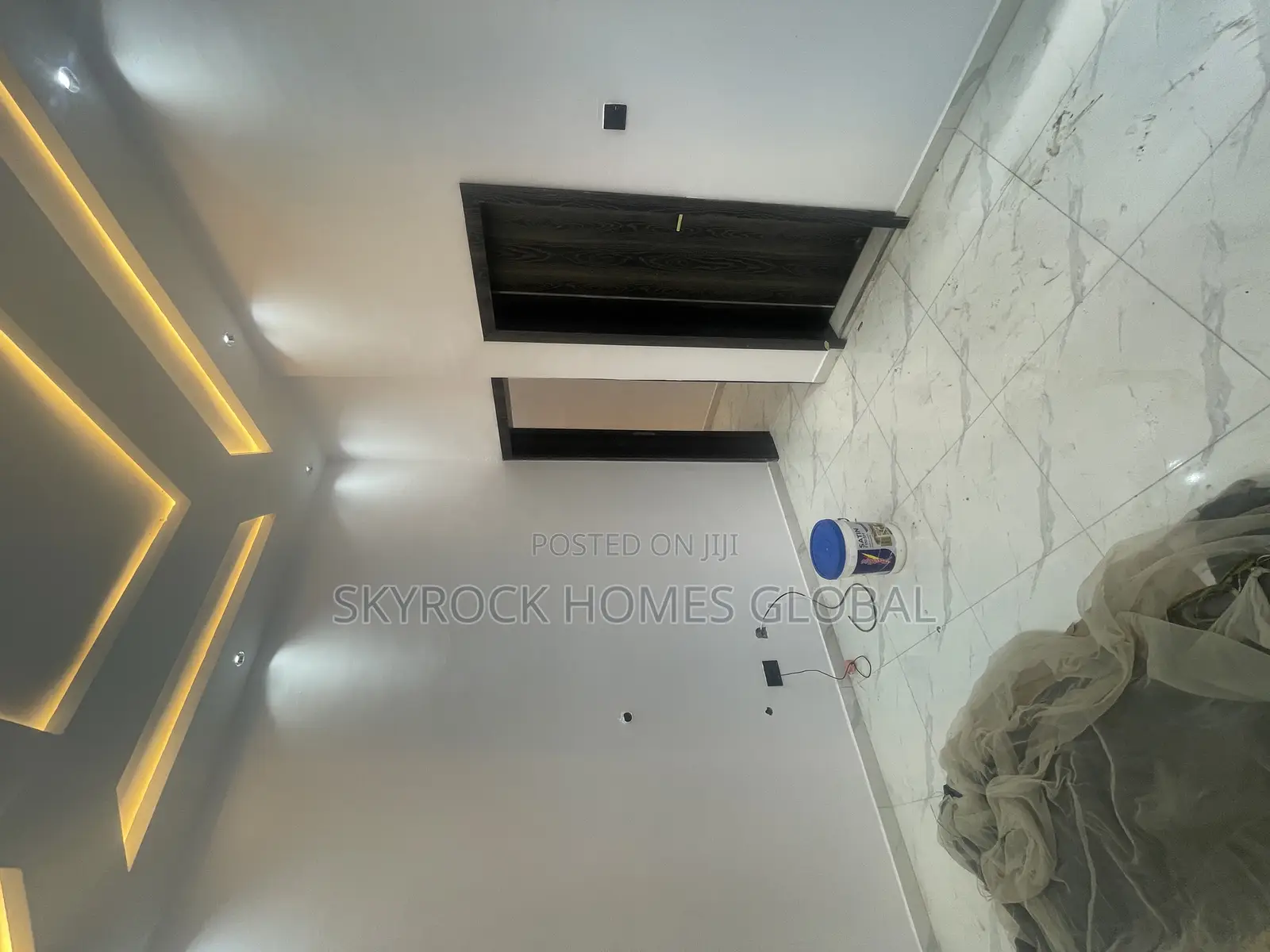Mini Flat in Greenland Estate Off for rent