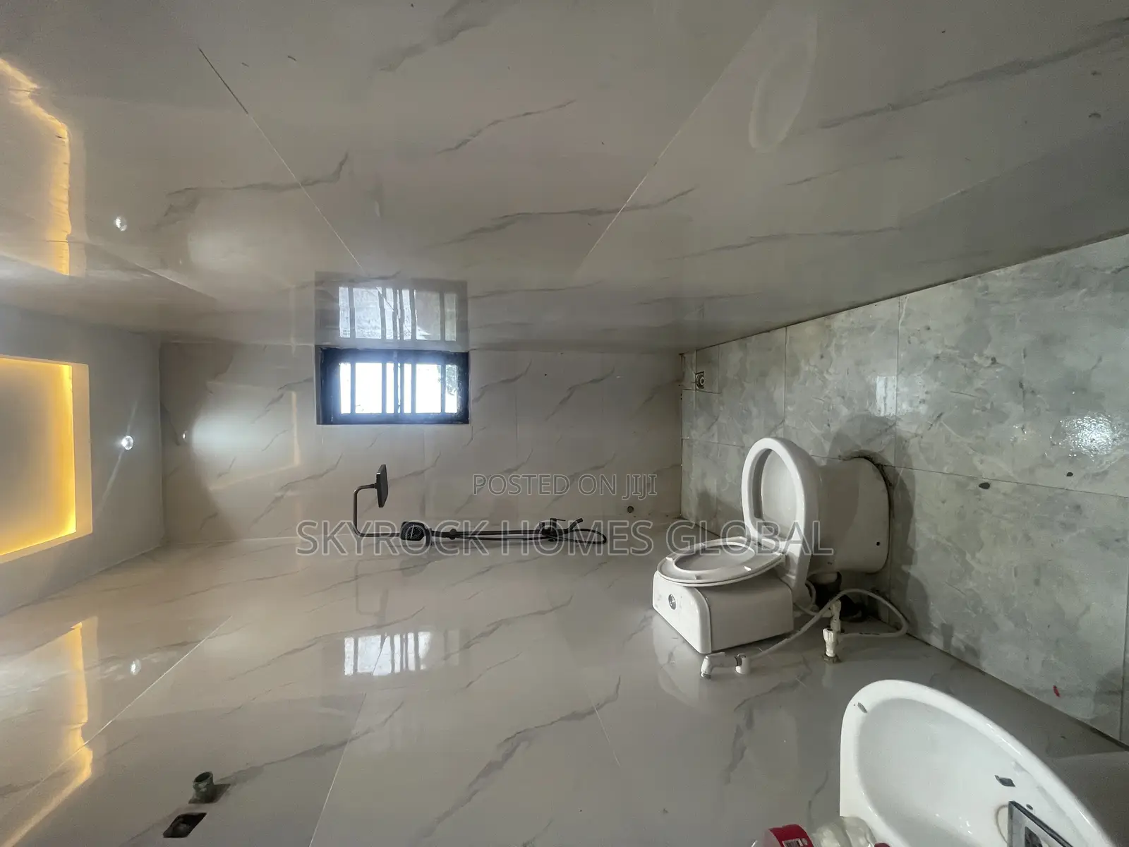 Mini Flat in Greenland Estate Off for rent