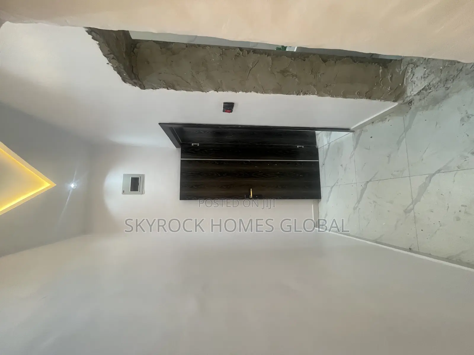 Mini Flat in Greenland Estate Off for rent