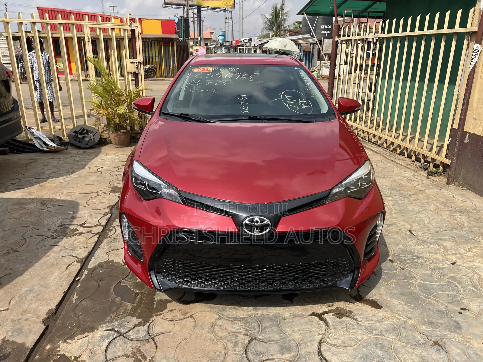 Toyota Corolla XSE (1.8L 4cyl 2A) 2018 Red