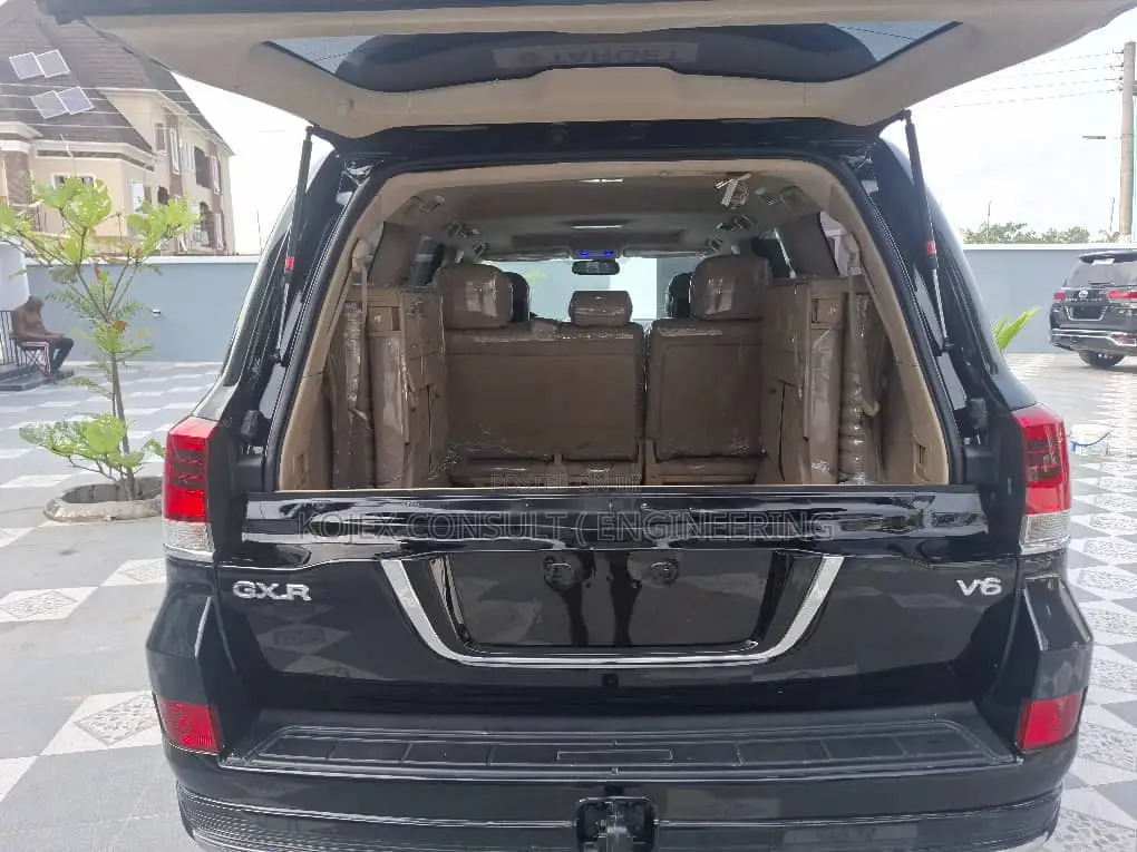 Toyota Land Cruiser 4.0 V6 GXR 2018 Black