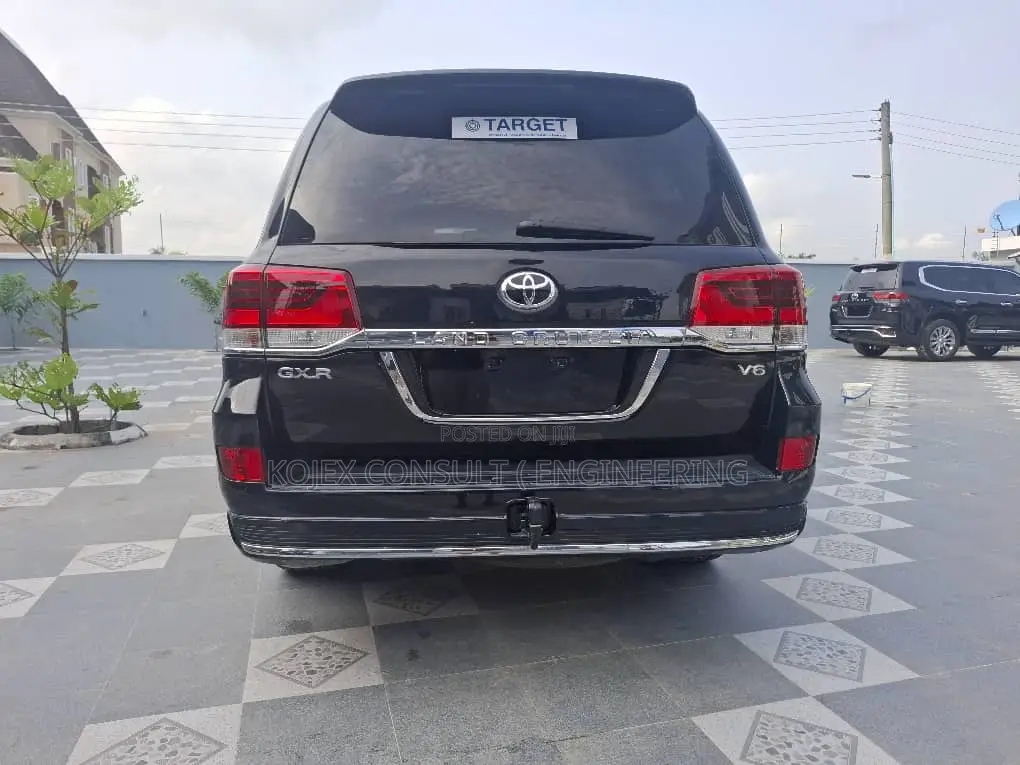 Toyota Land Cruiser 4.0 V6 GXR 2018 Black
