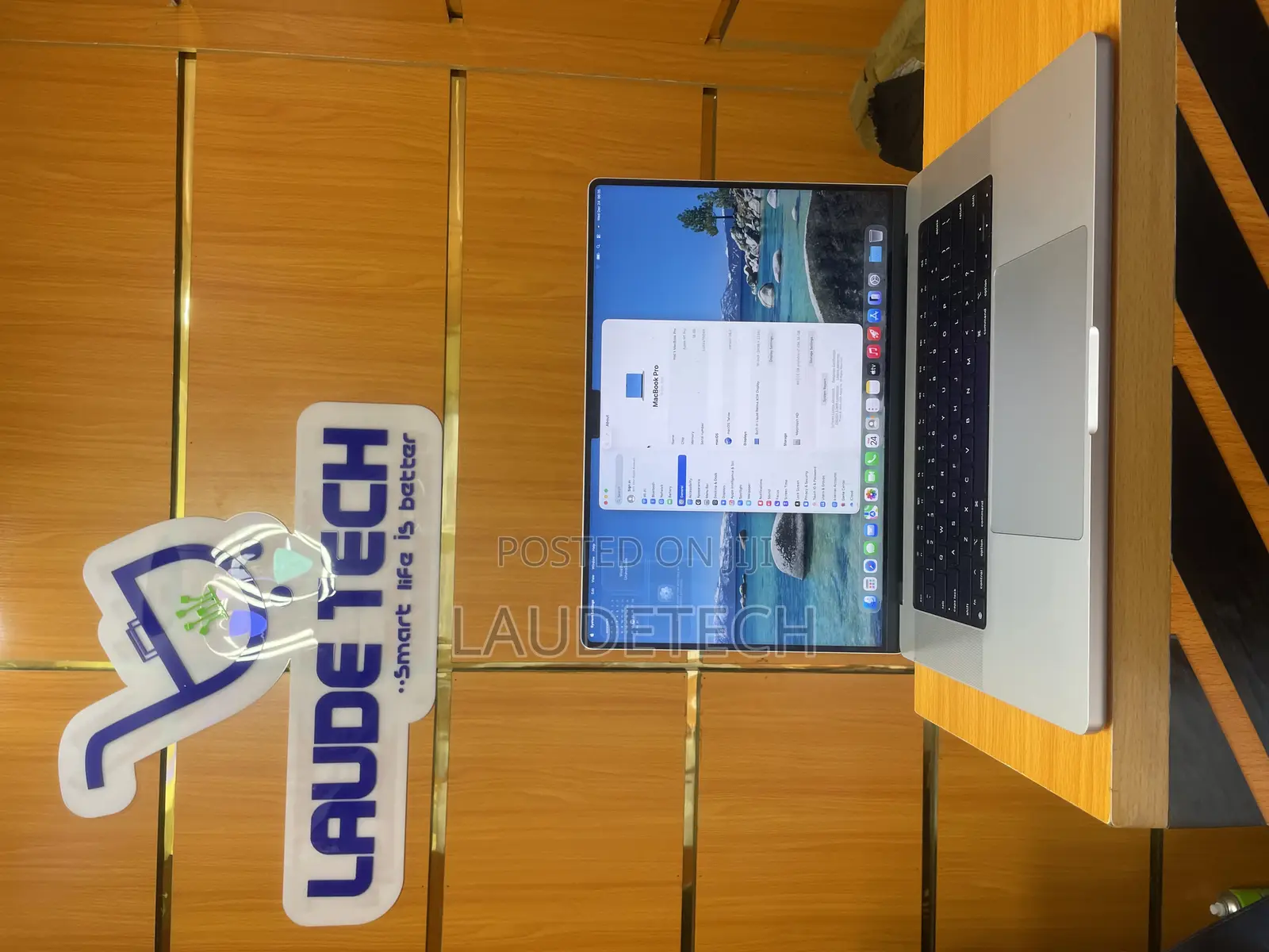 Laptop Apple MacBook Pro 2021 M1 16GB Apple M1 Pro SSD 512GB