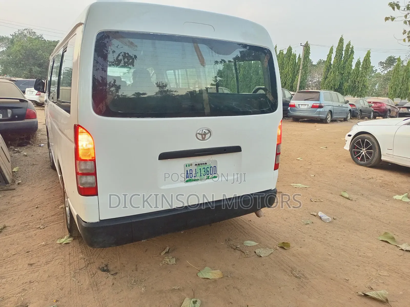 Toyota HiAce 2013 White