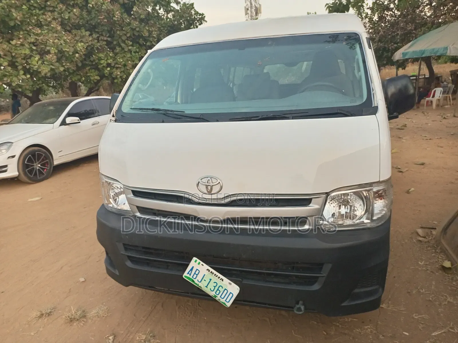 Toyota HiAce 2013 White