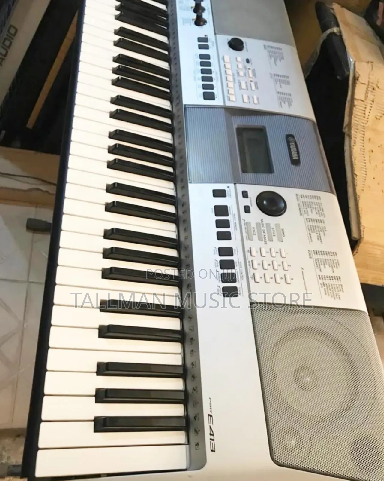 Yamaha PSR E413