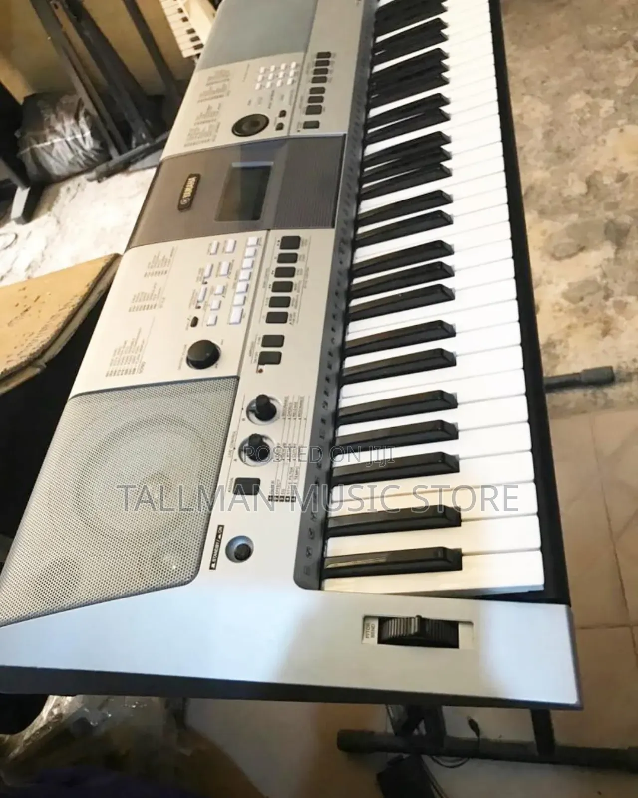 Yamaha PSR E413