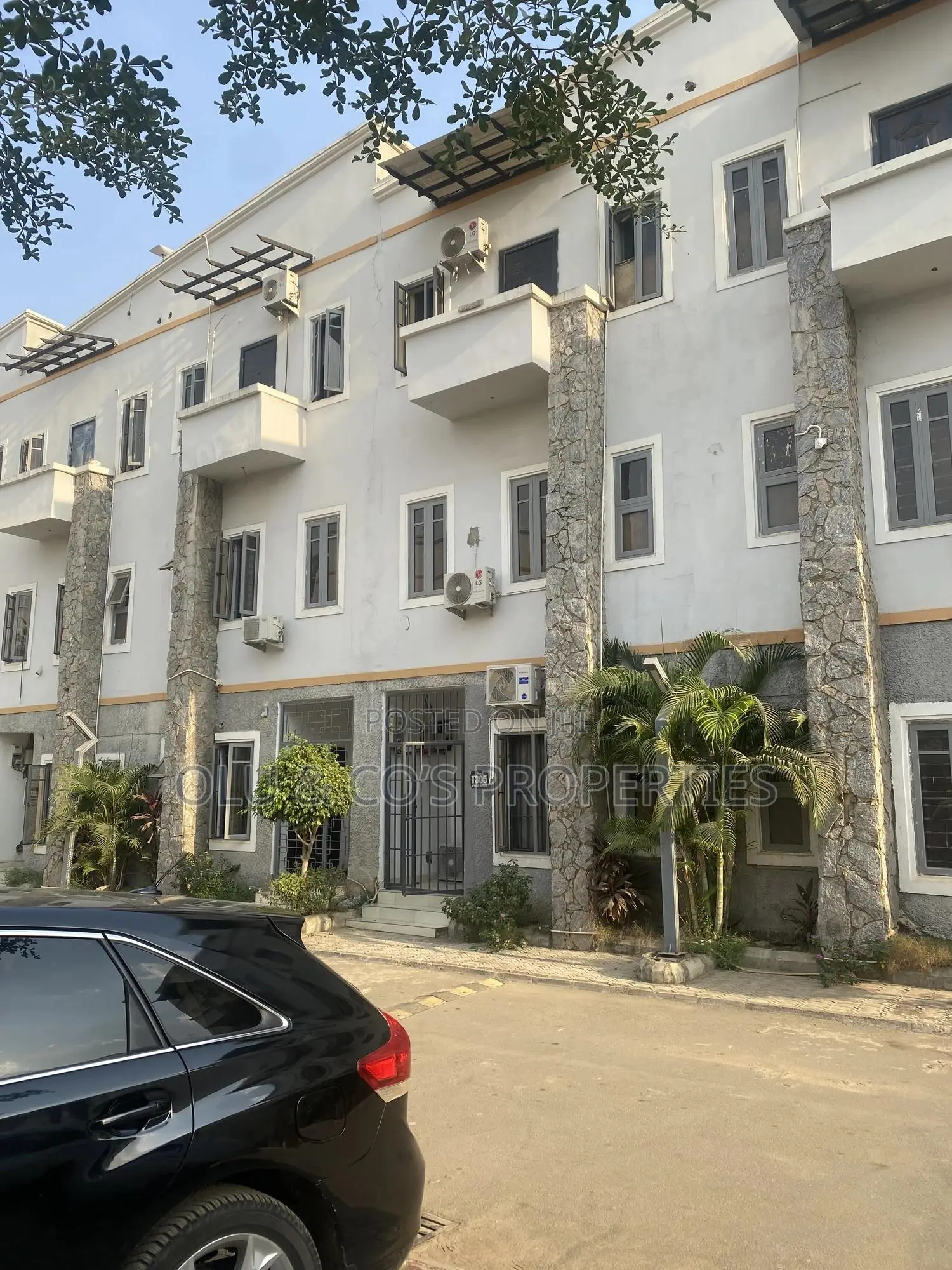 Furnished 3bdrm Townhouse / Terrace in Peachville Estate, Jabi for rent