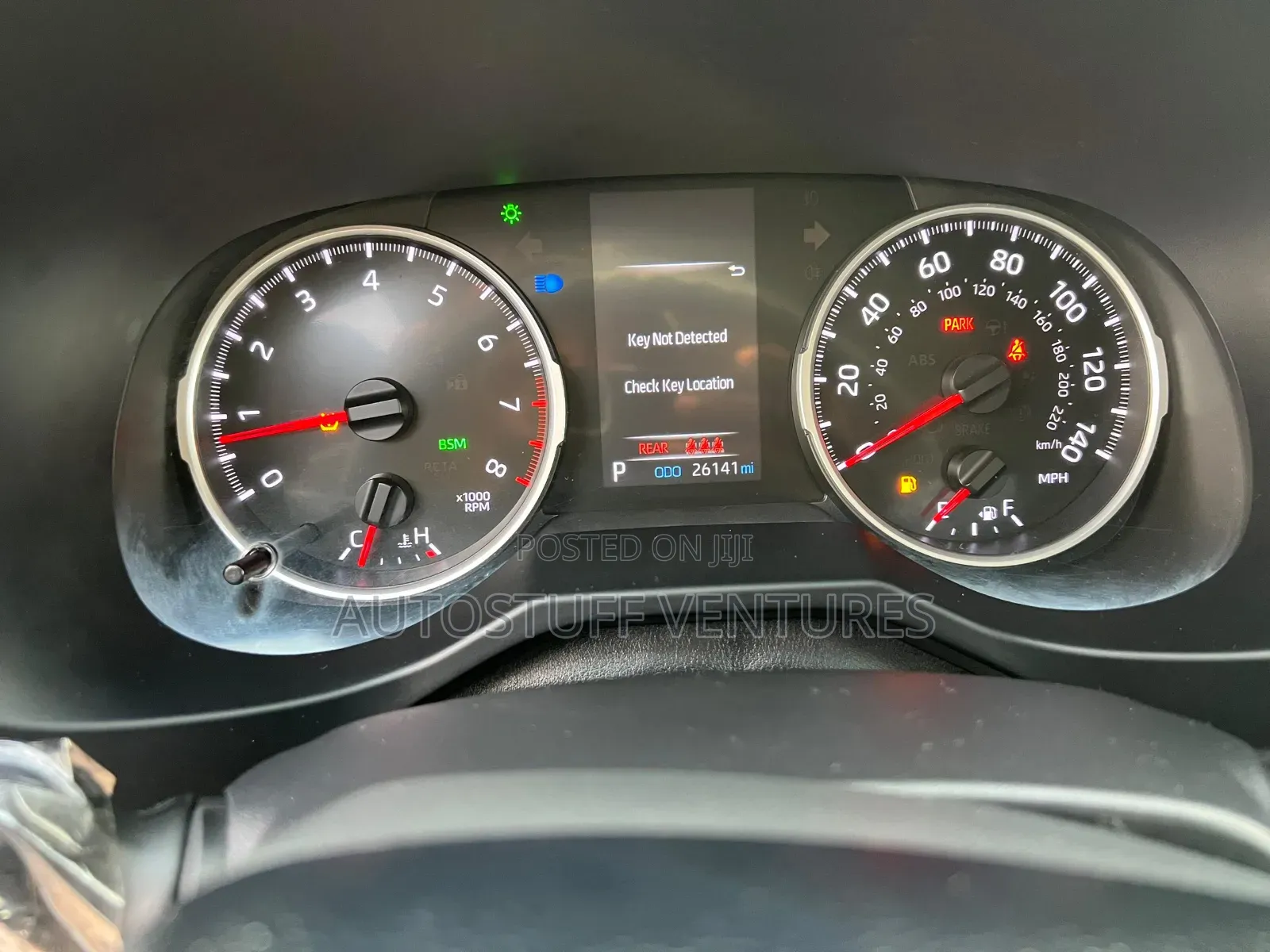 Toyota RAV4 XLE 2021 Gray
