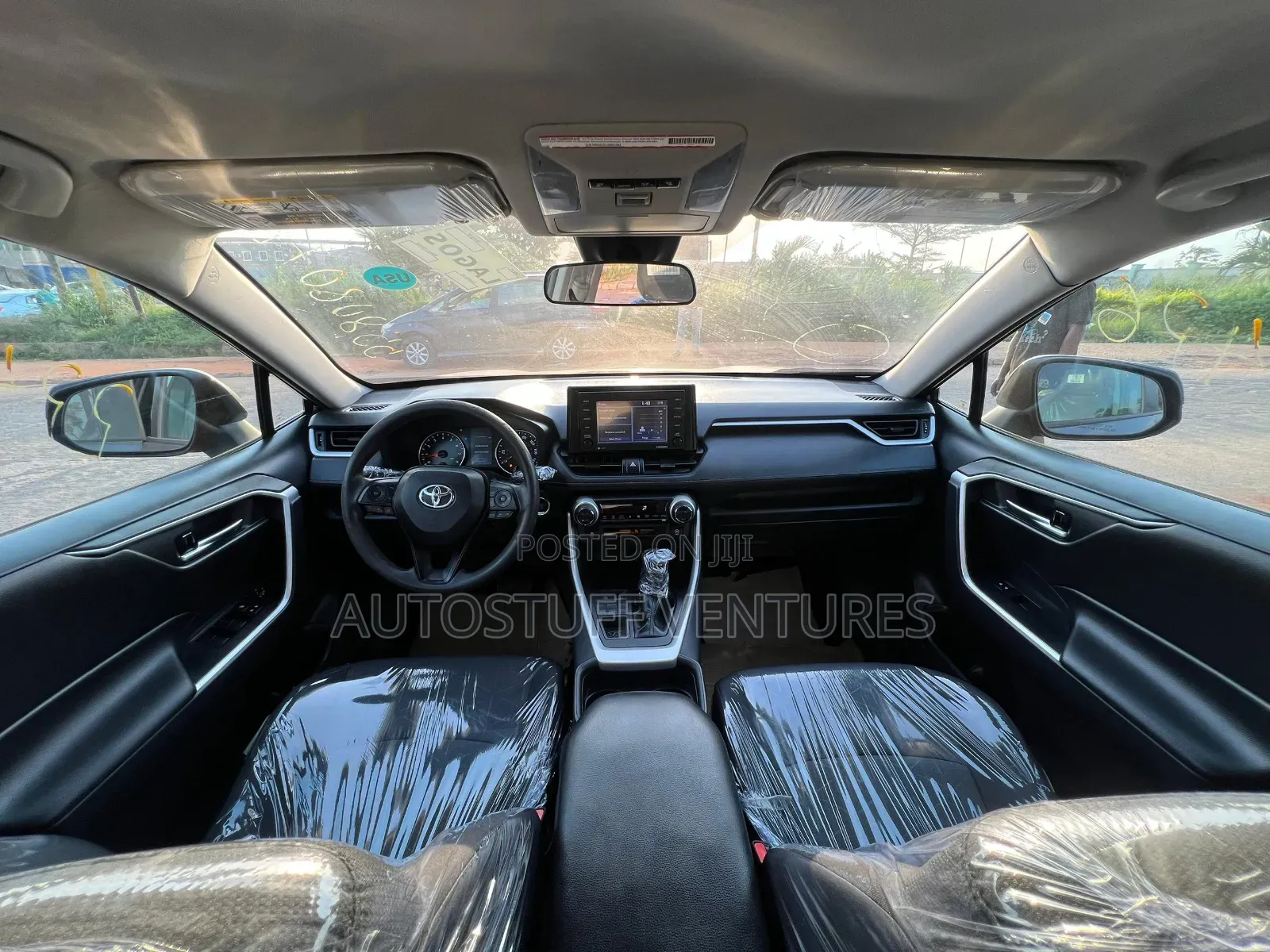 Toyota RAV4 XLE 2021 Gray