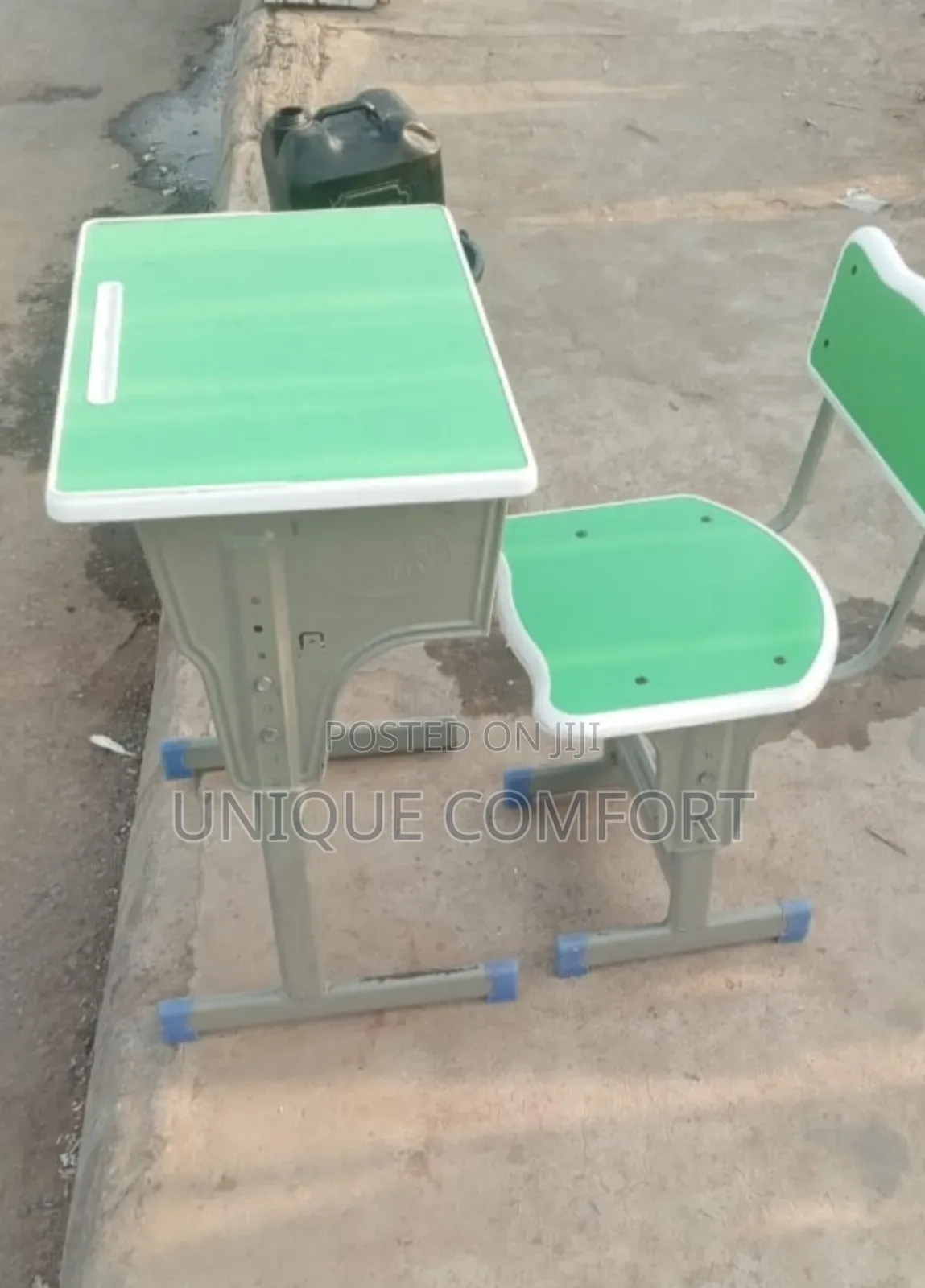 Kids/Adults Reading Table With Chair