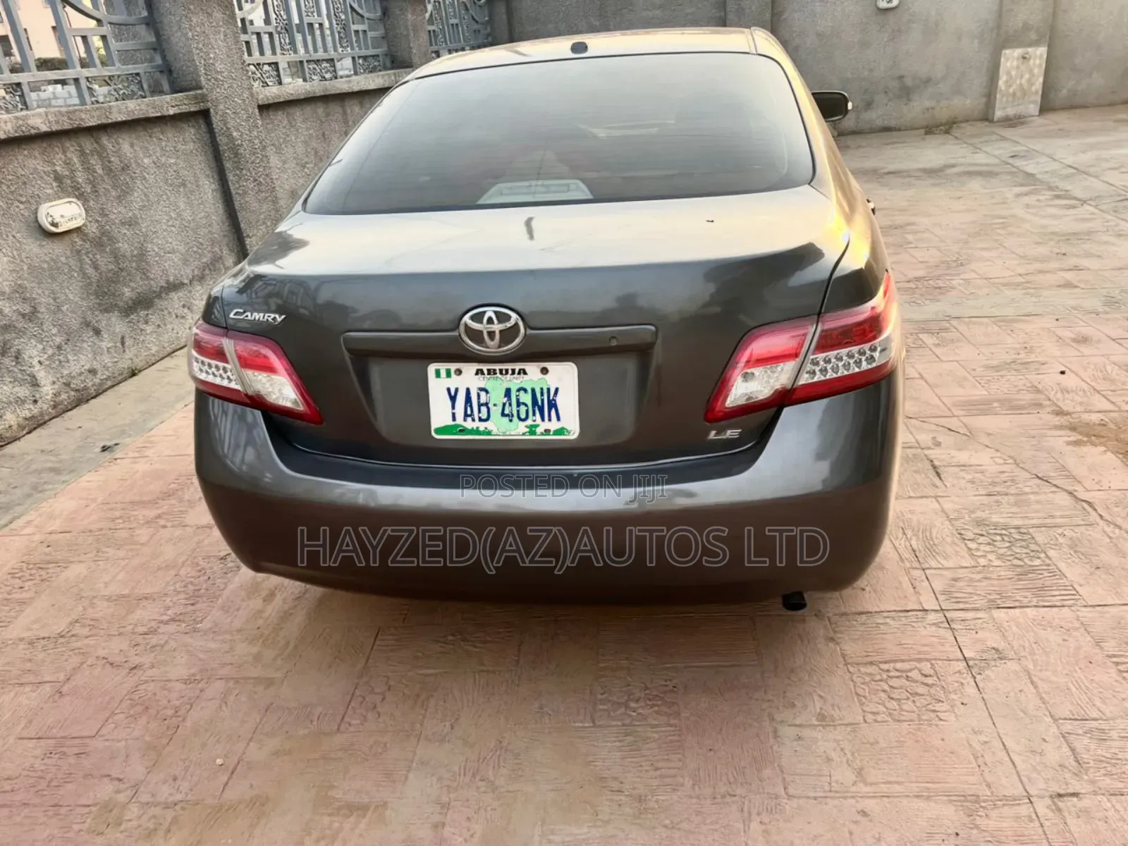 Toyota Camry LE 4dr Sedan (2.5L 4cyl 6AM) 2010 Gray