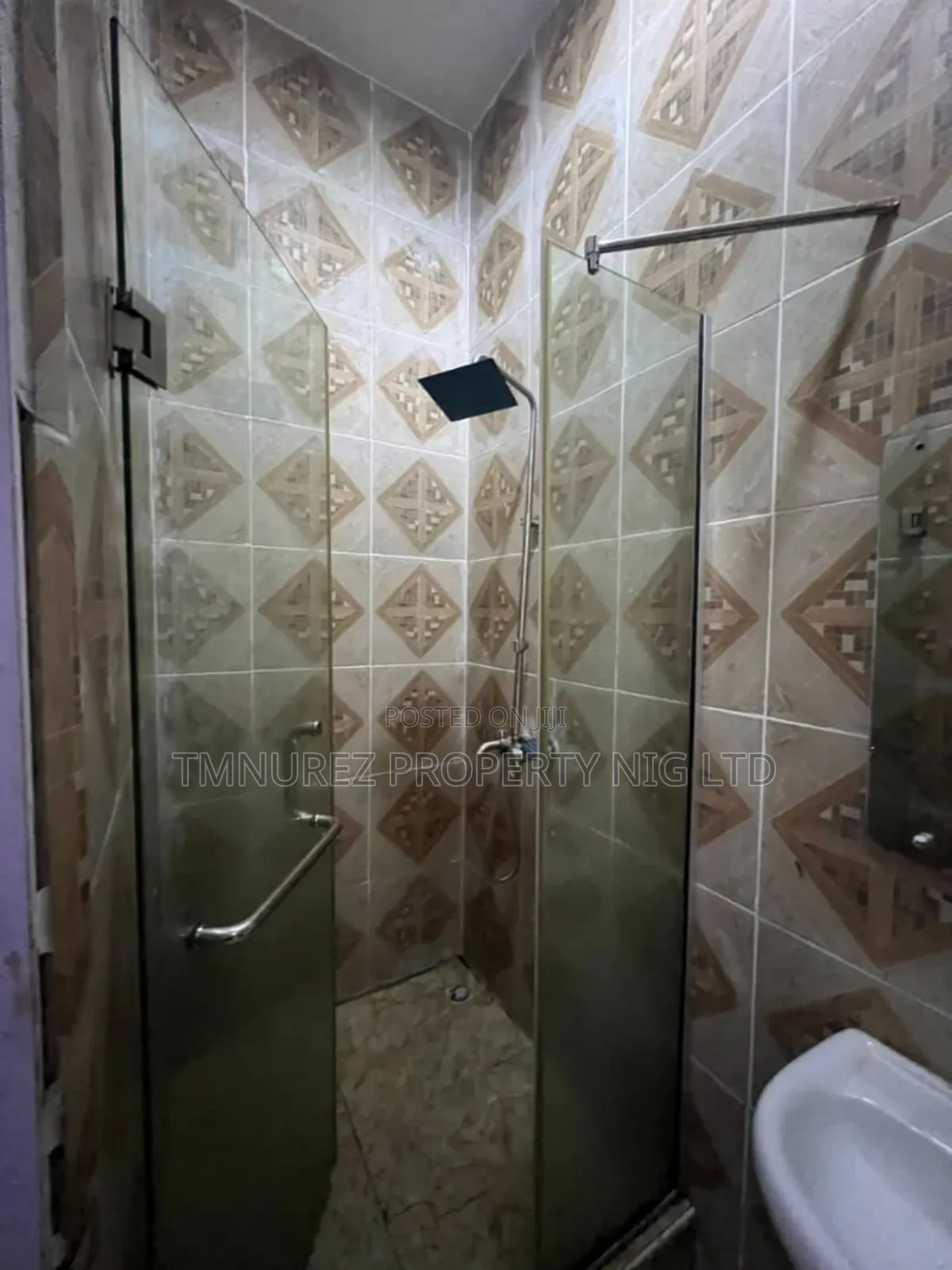 Studio Apartment in Royal Pine, Chevron for rent