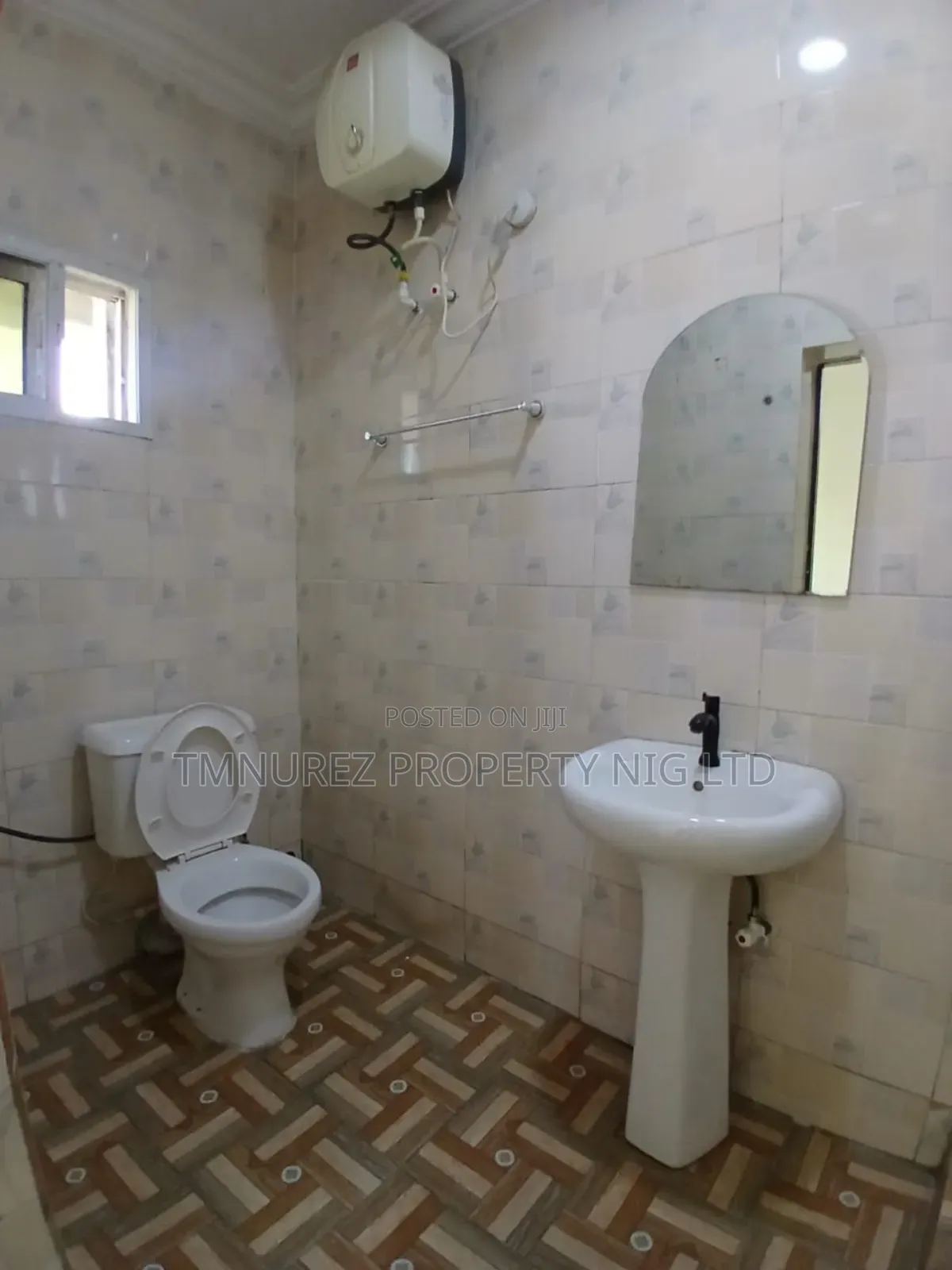 Studio Apartment in Paradise3 Estate, Chevron for rent