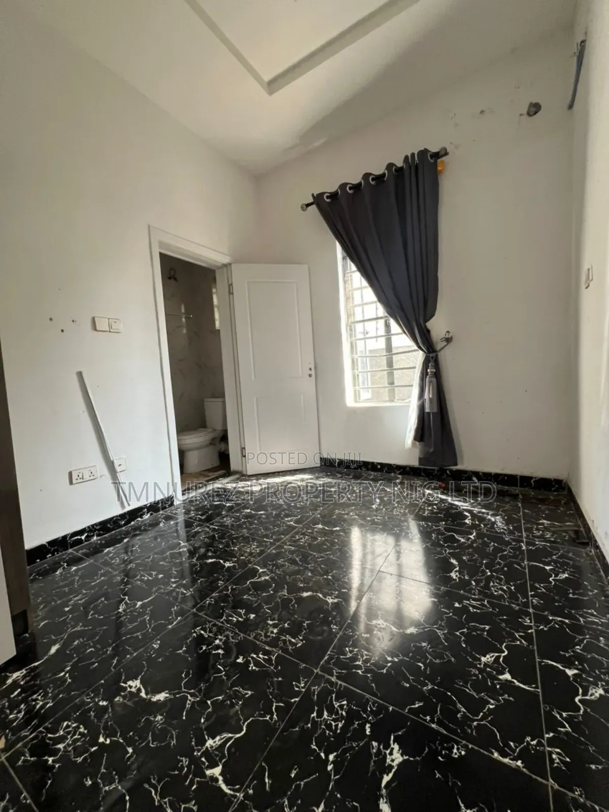 1bdrm Room & Parlour in Gra Ikota for rent