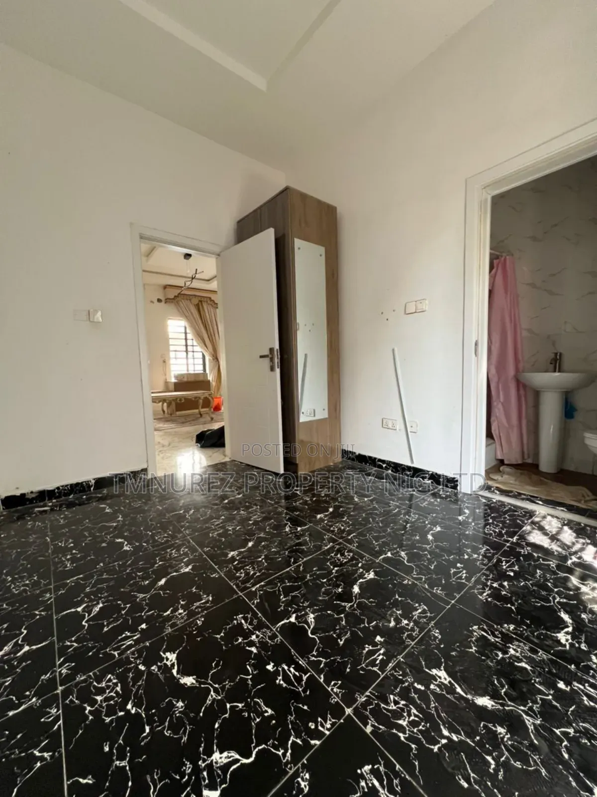 1bdrm Room & Parlour in Gra Ikota for rent