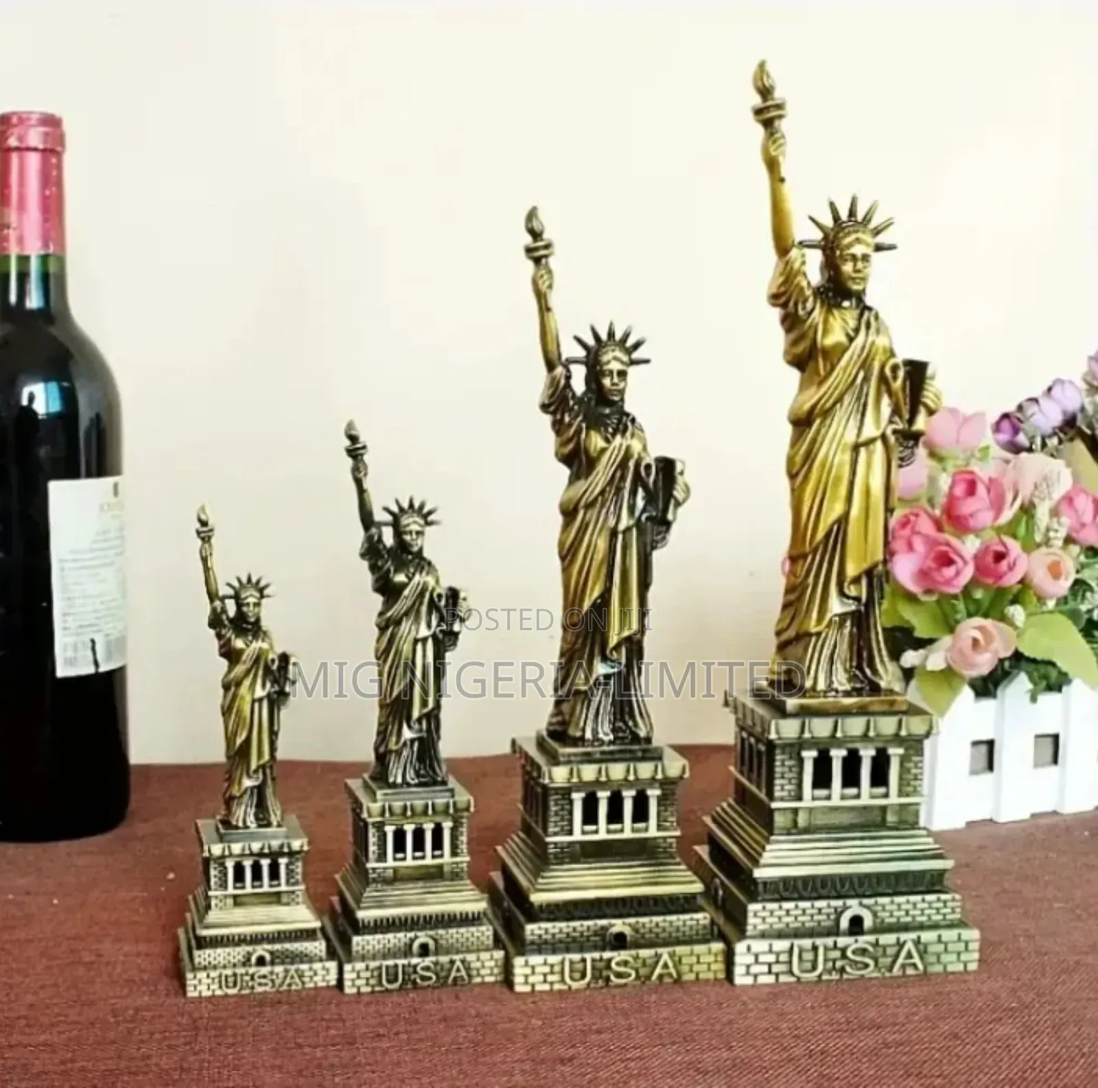 Newyork Figurine Artistic Home Office Decor Craft Tabletop Shelves 1pc