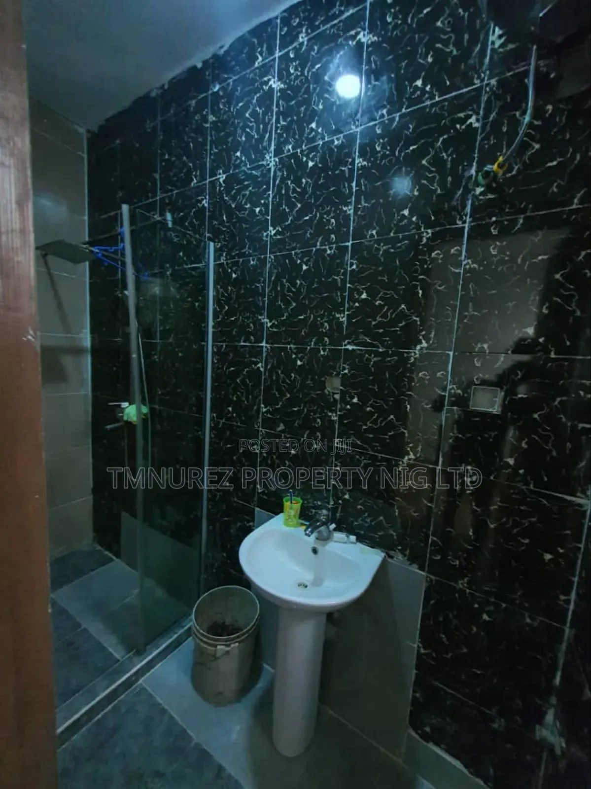 Studio Apartment in Orchil Droad, Chevron for rent