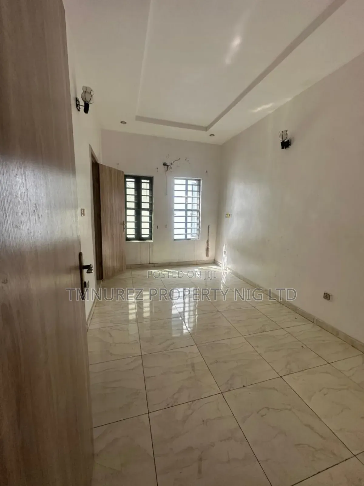 Studio Apartment in Orchil Droad, Chevron for rent