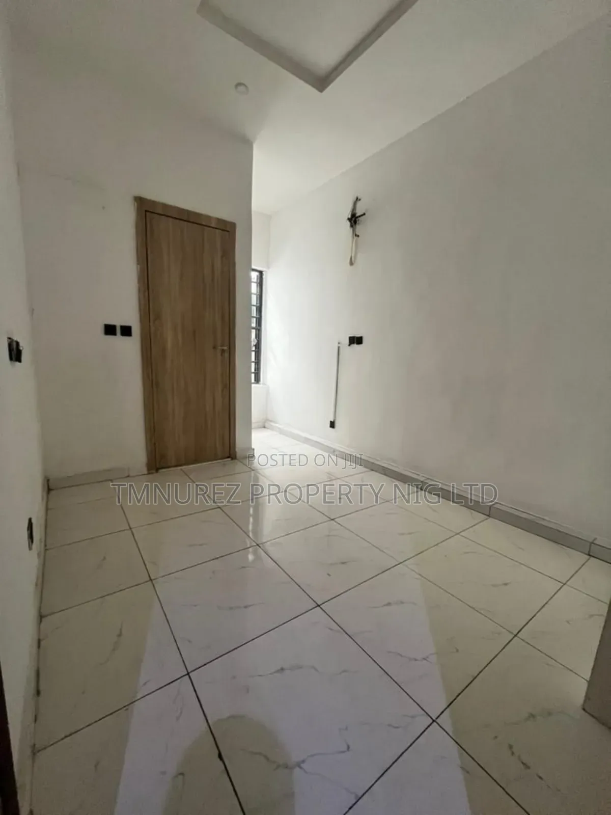 Studio Apartment in Orchil Droad, Chevron for rent