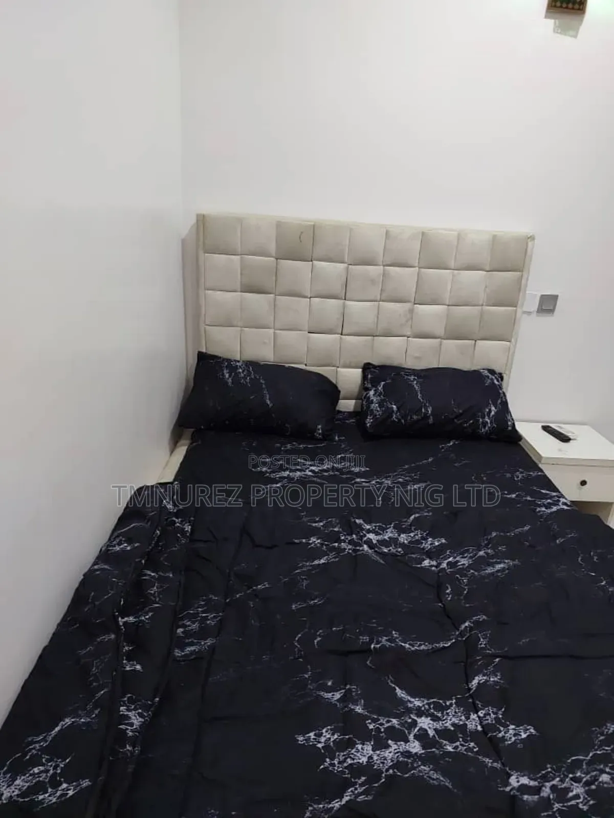 Furnished Studio Apartment in Orchil Road, Chevron for rent