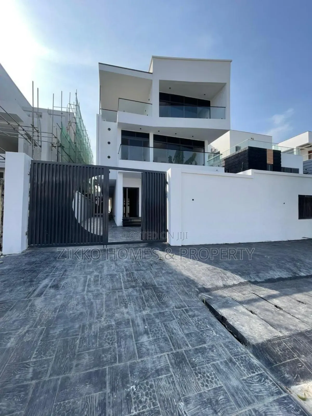 5bdrm Duplex in Lekki for sale