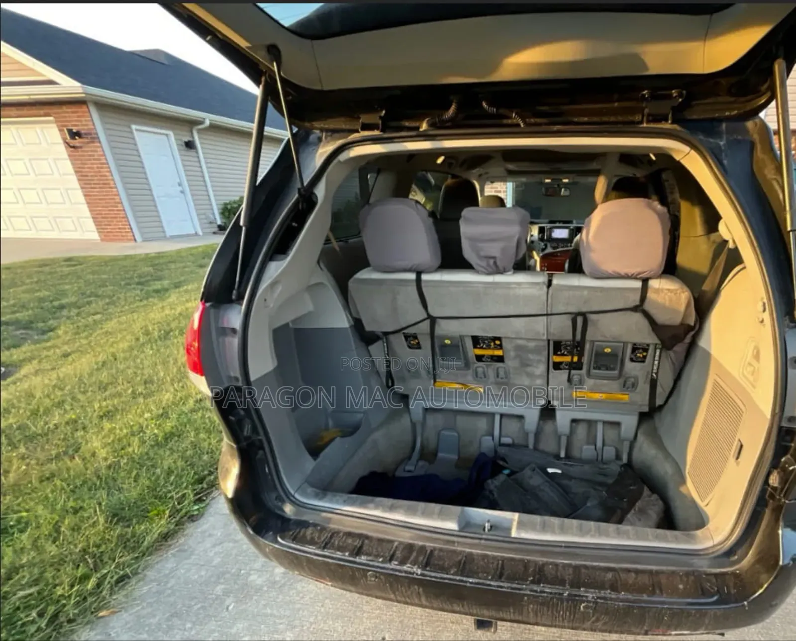 Toyota Sienna XLE AWD 7-Passenger 2013 Black