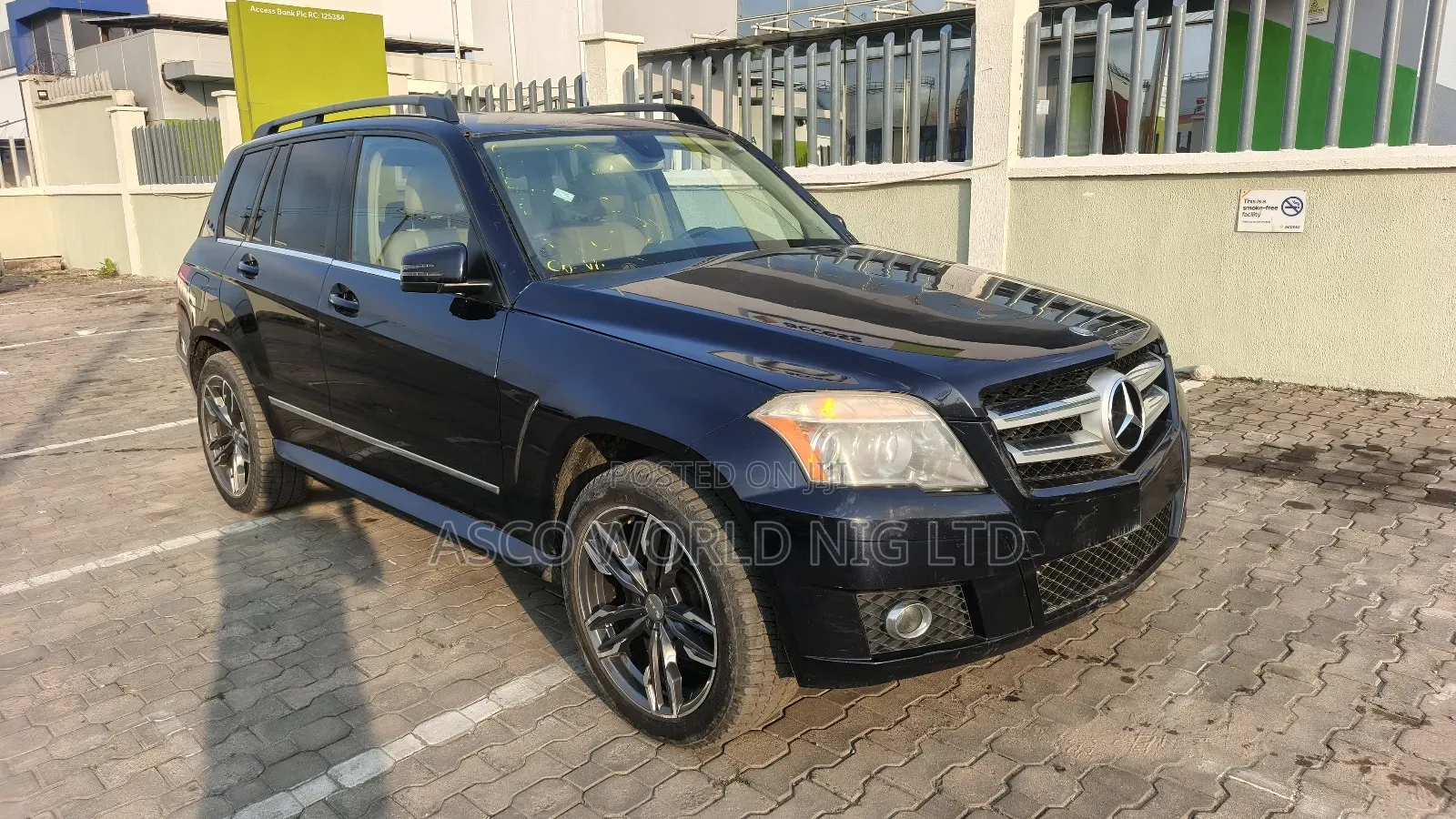 Mercedes-Benz GLK-Class 350 4MATIC 2010 Purple