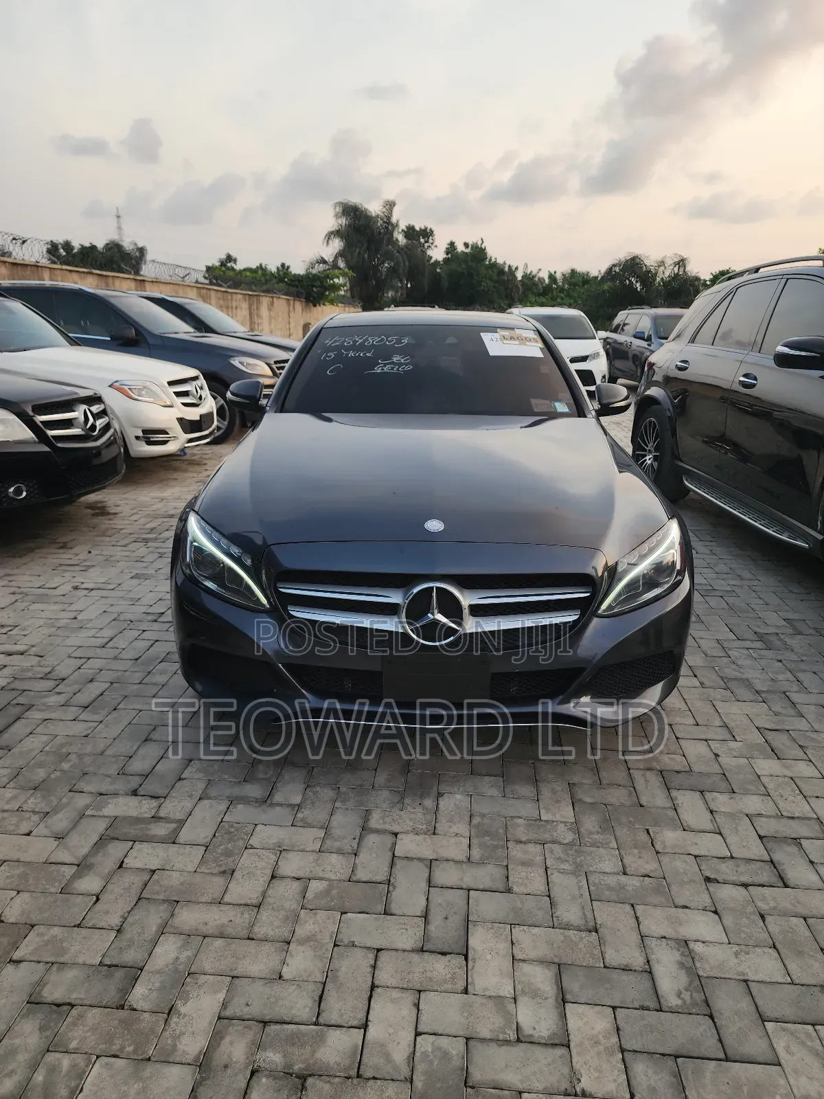 Mercedes-Benz C300 Base AWD 4Matic Sedan (2.0L 4cyl 7A) 2015 Gray