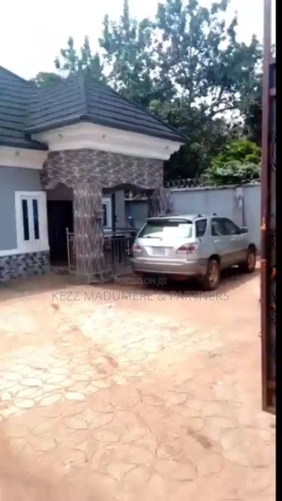 4bdrm Bungalow in Owaelu Uratta Owerri for sale