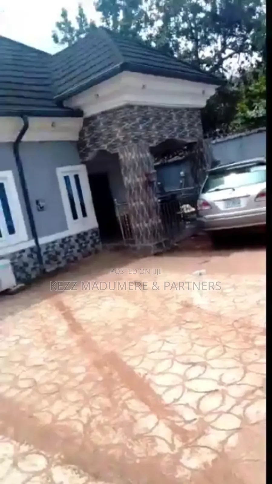 4bdrm Bungalow in Owaelu Uratta Owerri for sale