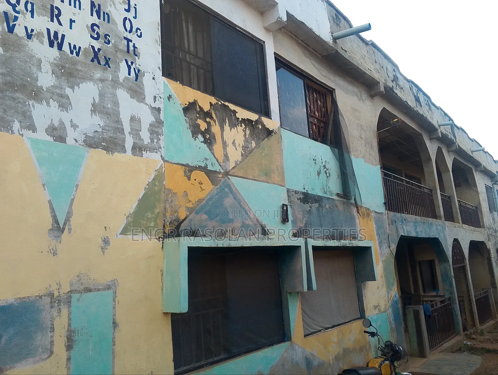 3bdrm Block of Flats in Pipeline, Ilorin South for sale