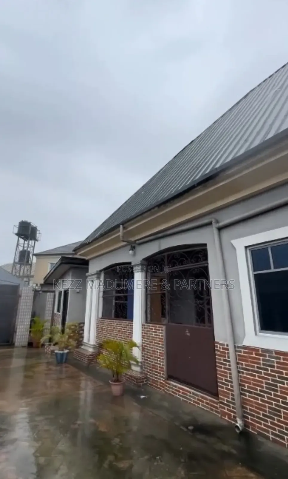 4bdrm Bungalow in Eneka Rukpokwu Road for sale