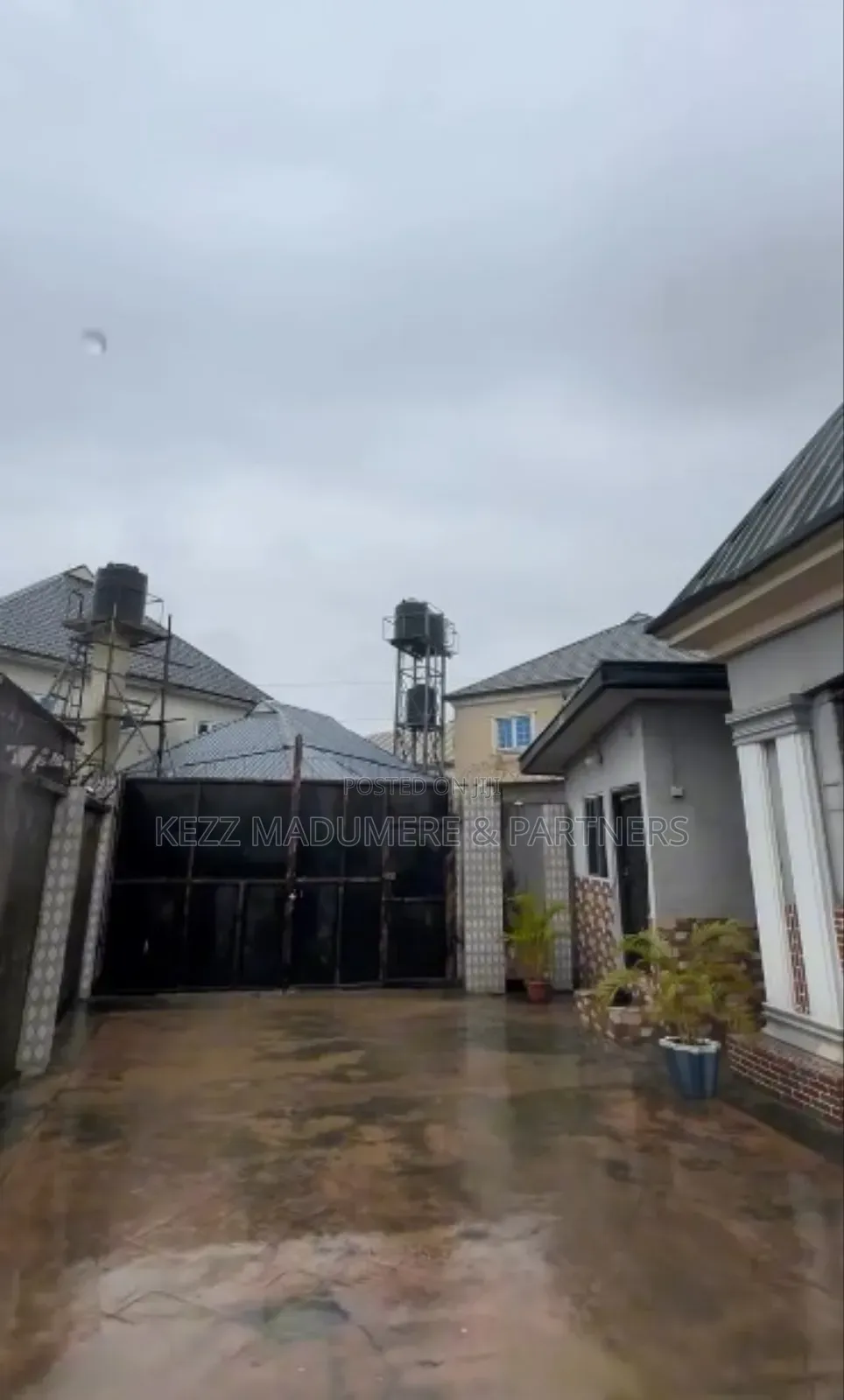4bdrm Bungalow in Eneka Rukpokwu Road for sale