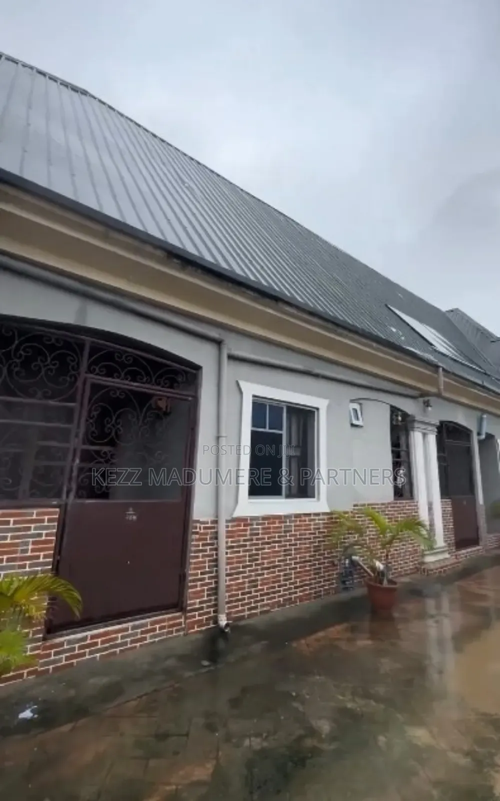 4bdrm Bungalow in Eneka Rukpokwu Road for sale