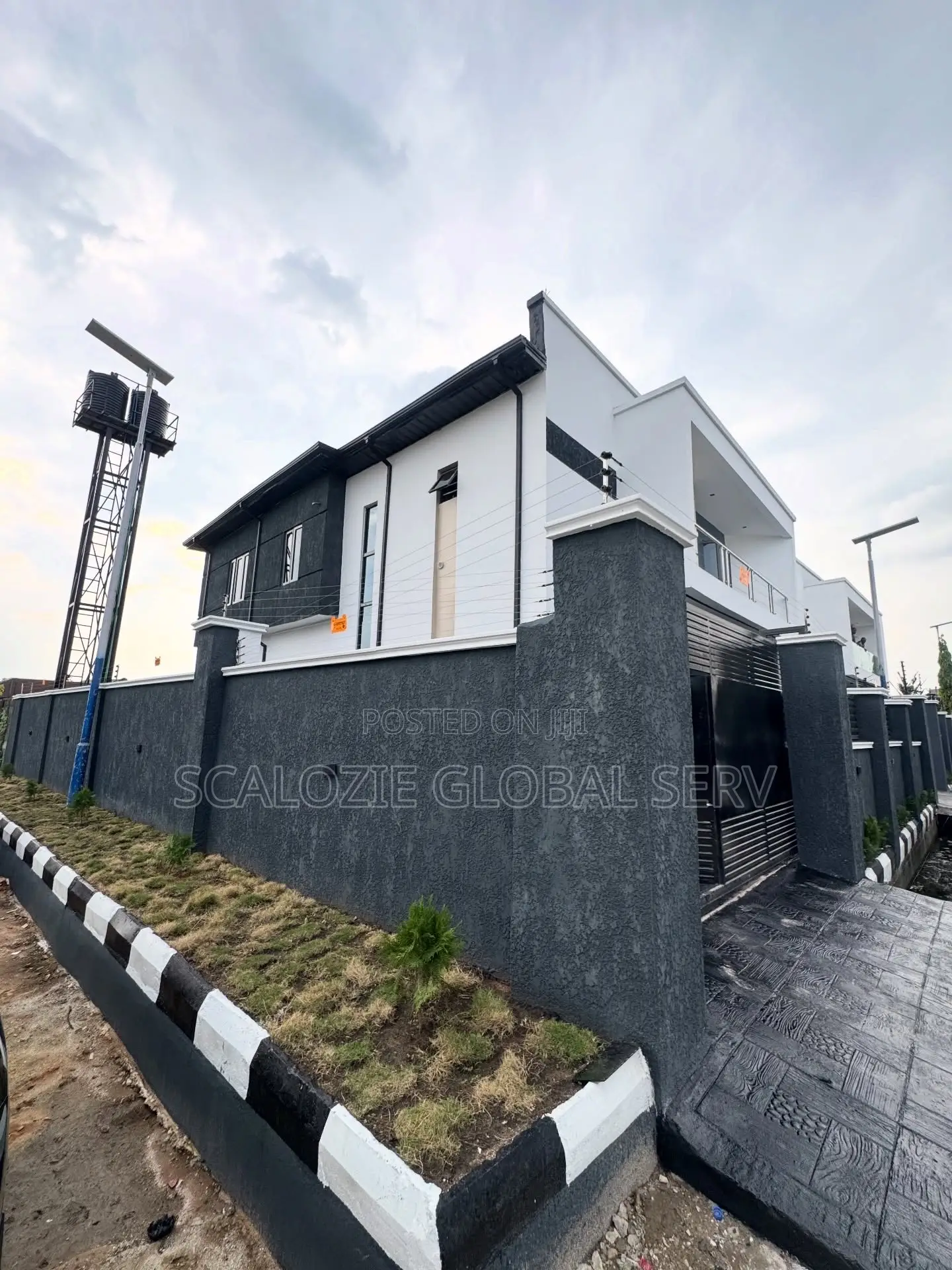 4bdrm Duplex in Dana Estate for sale